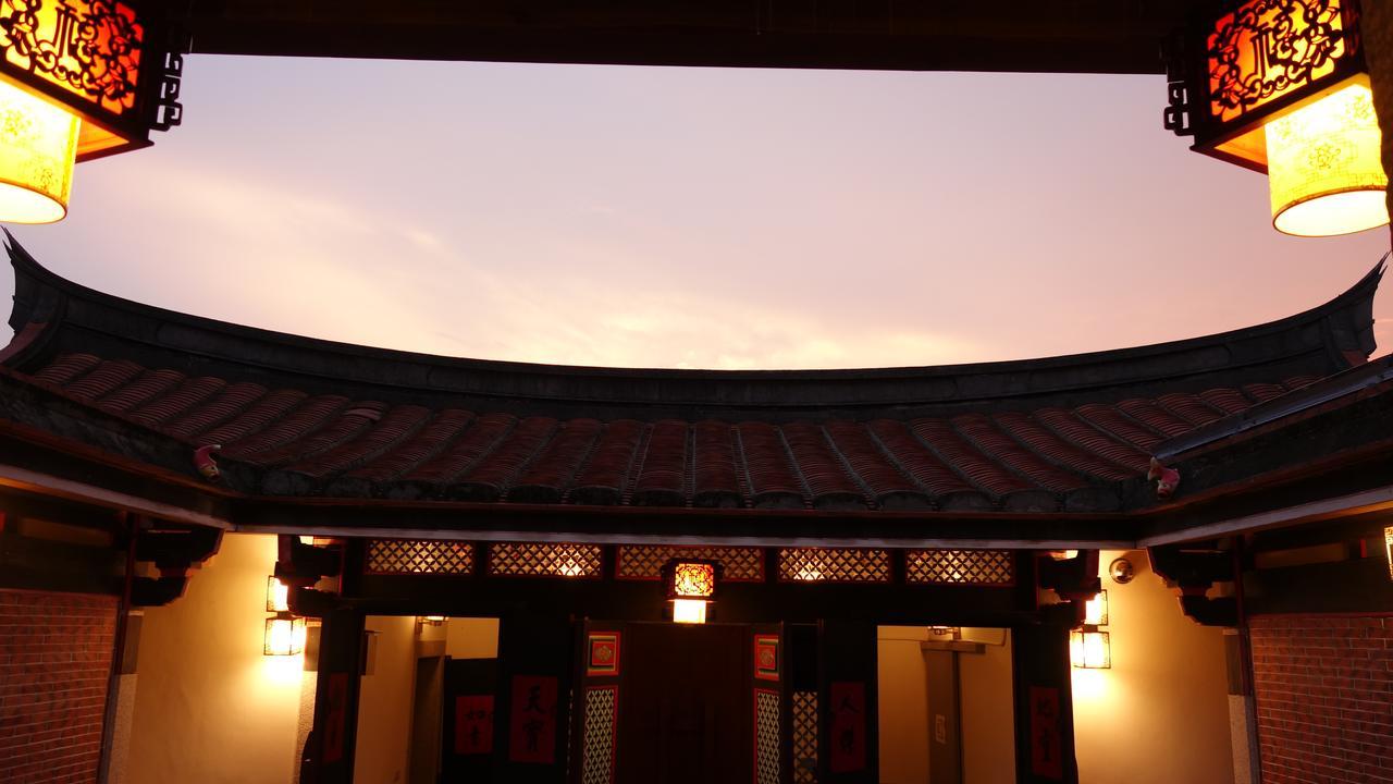 Beishan Old Western Style Hostel Jinning Екстер'єр фото