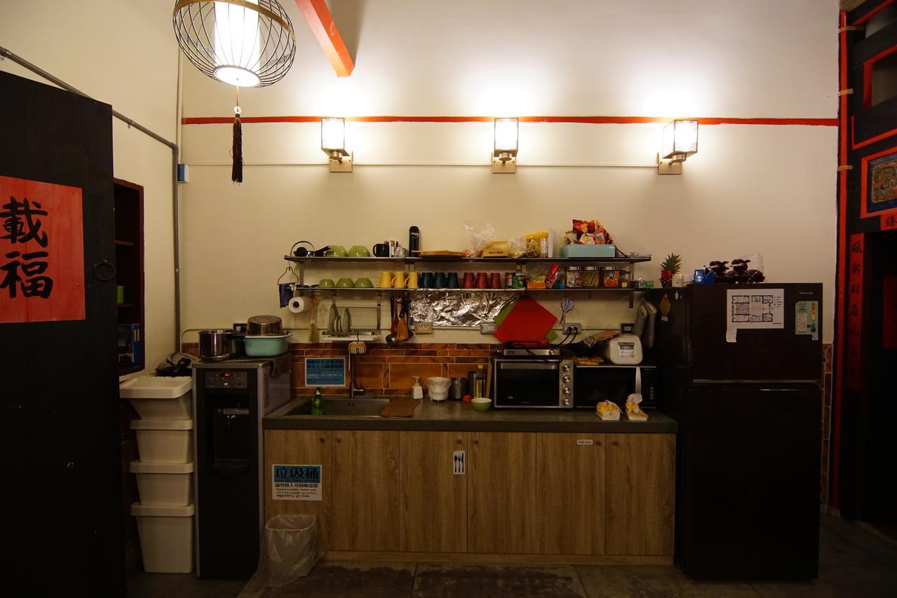 Beishan Old Western Style Hostel Jinning Екстер'єр фото