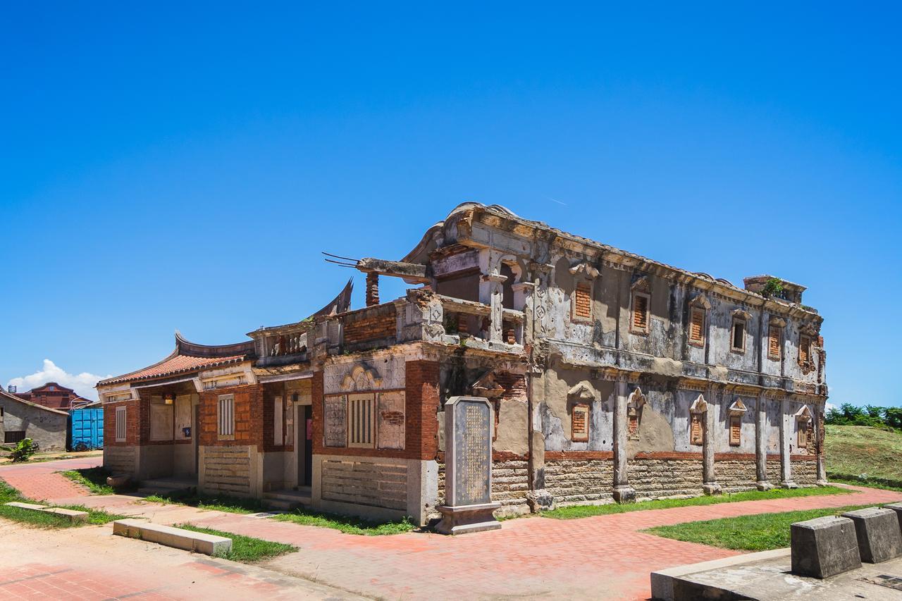 Beishan Old Western Style Hostel Jinning Екстер'єр фото